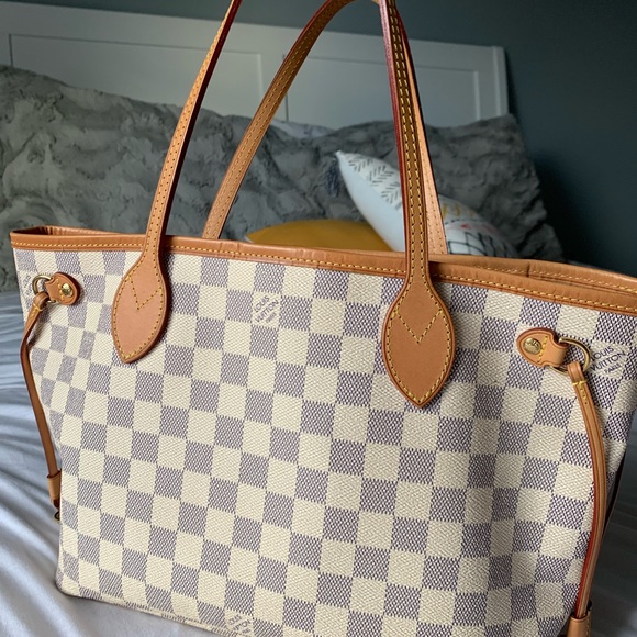 Louis Vuitton Handbags - small neverfull louis bag